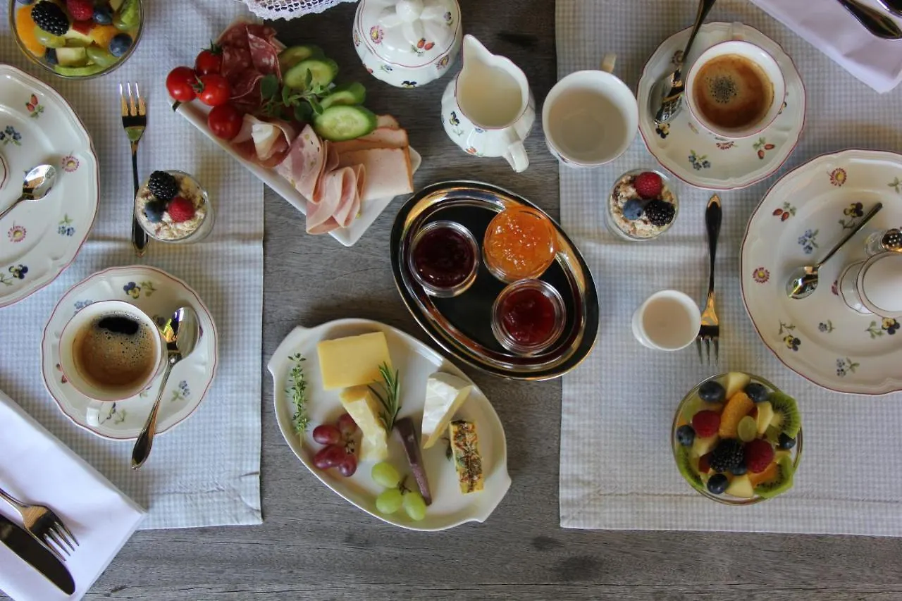 Villa Zollhaus Bed&Breakfast Turkheim Frühstückspension